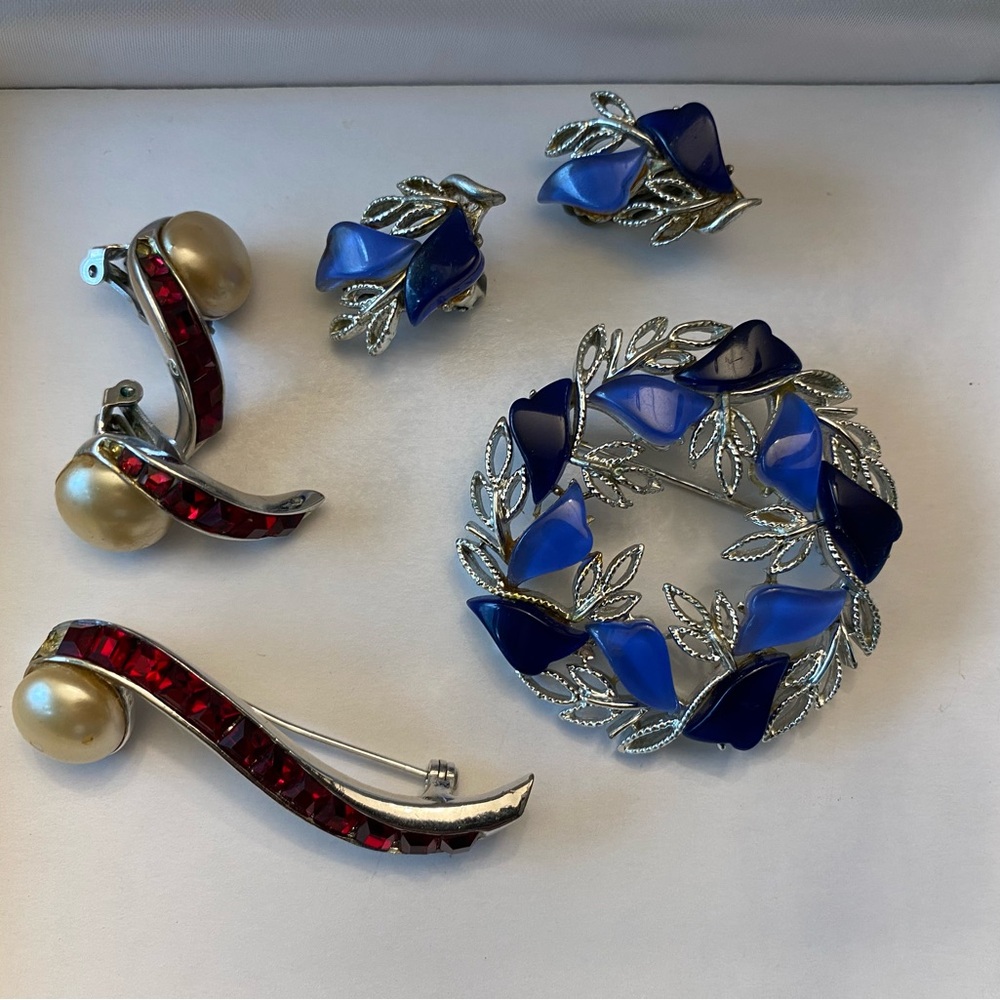 Silver-Tone Blue Enamel Leaf Wreath Brooch and Clip Earrings Set